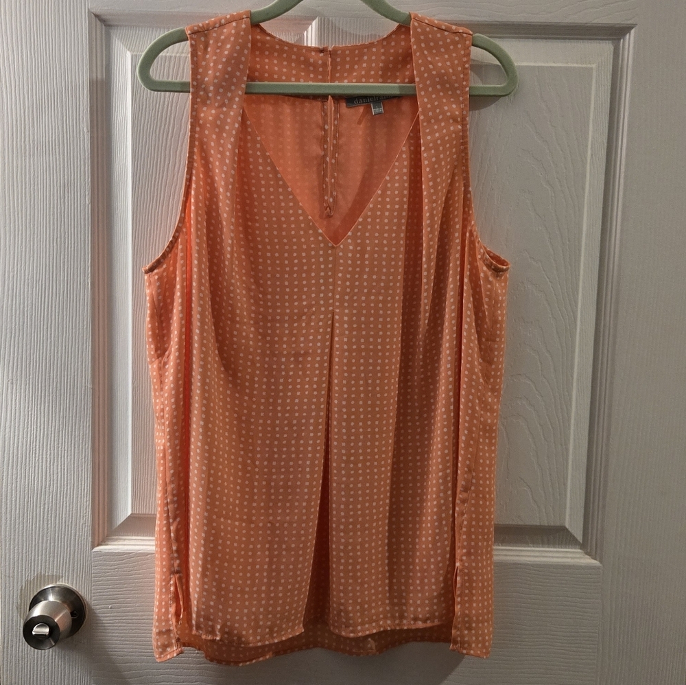 Daniel Rainn Women's Sleeveless Top - Picture 2 of 13
